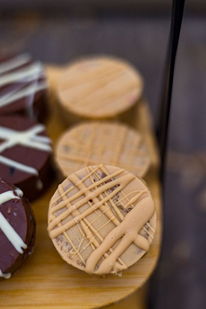 Cake Pucks