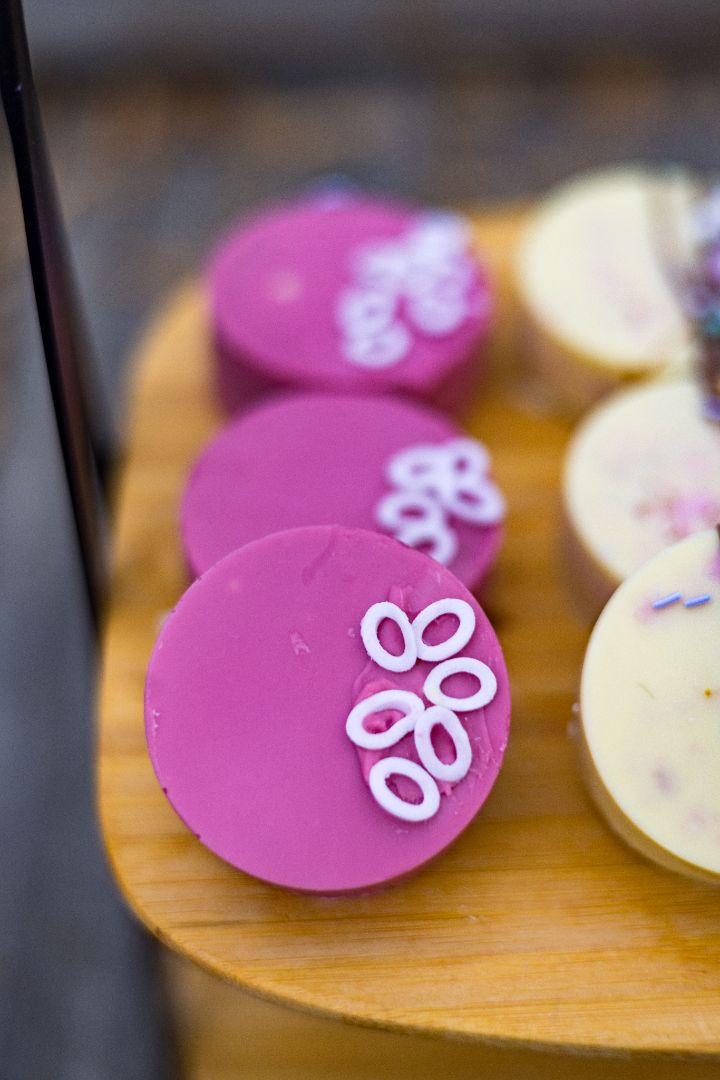 Cake Pucks